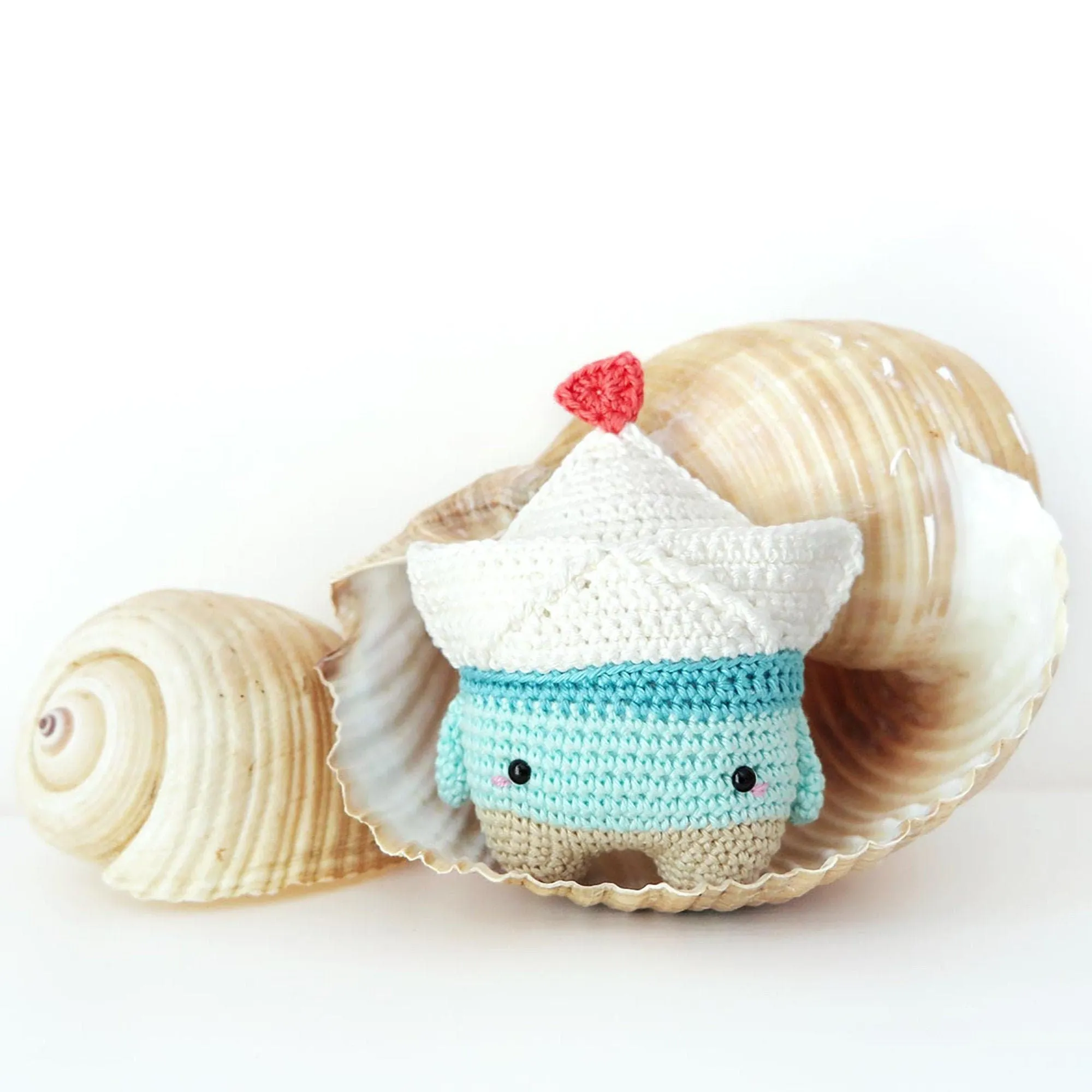 Amigurumi Crochet Kit . Paperboat Fiete