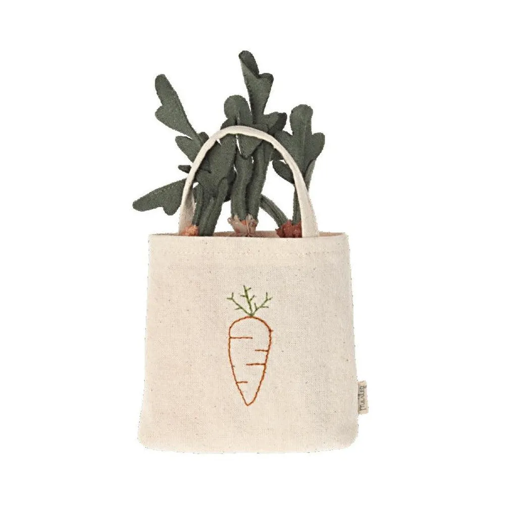 Maileg carrots in shopping bag