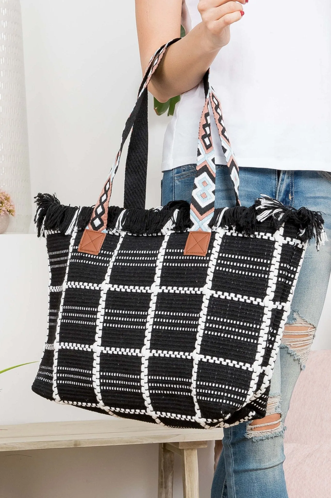 MB0176 Checked Pattern Top Fringe With Aztec Patterned Strap Tote Bag