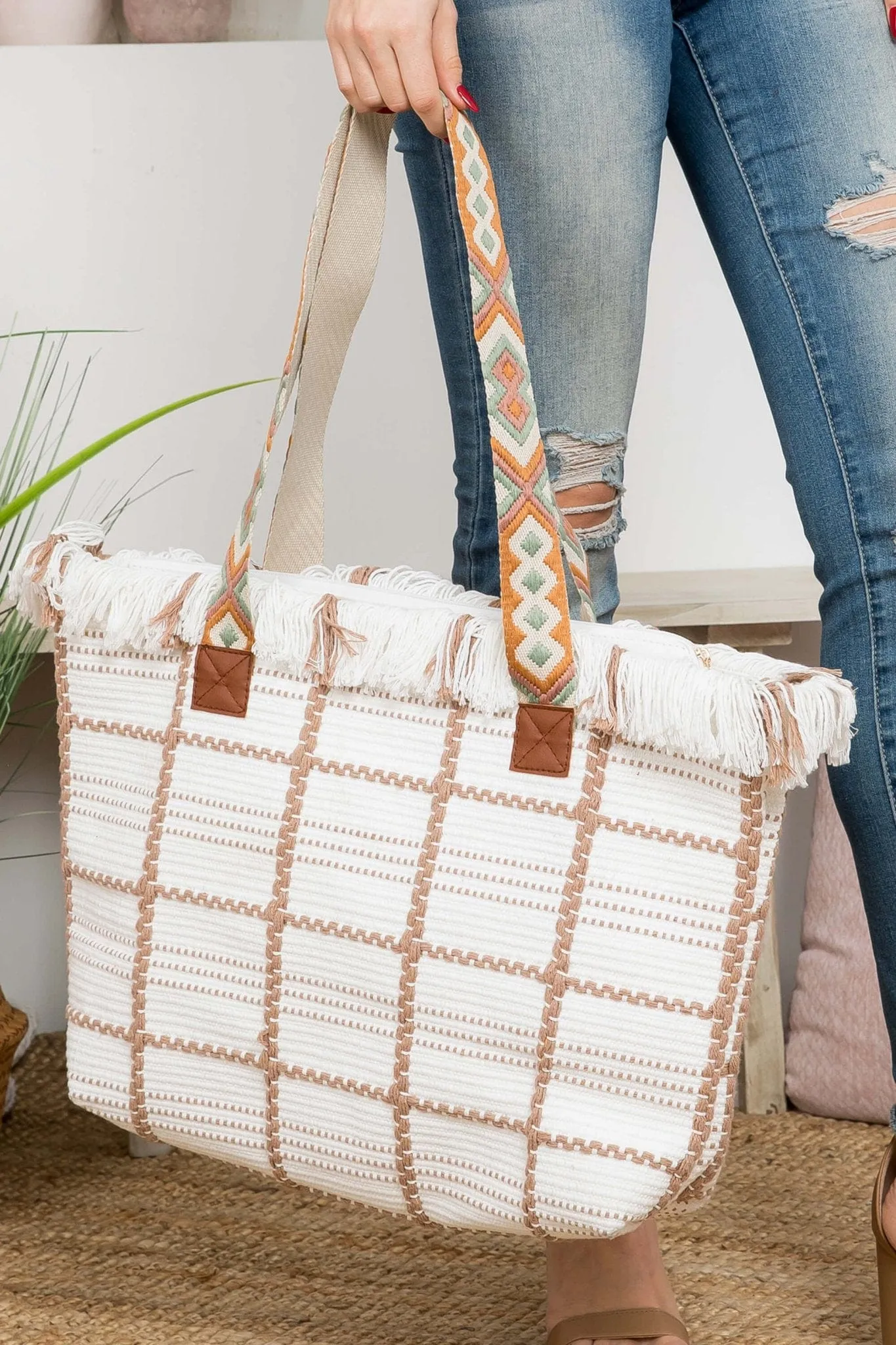 MB0176 Checked Pattern Top Fringe With Aztec Patterned Strap Tote Bag