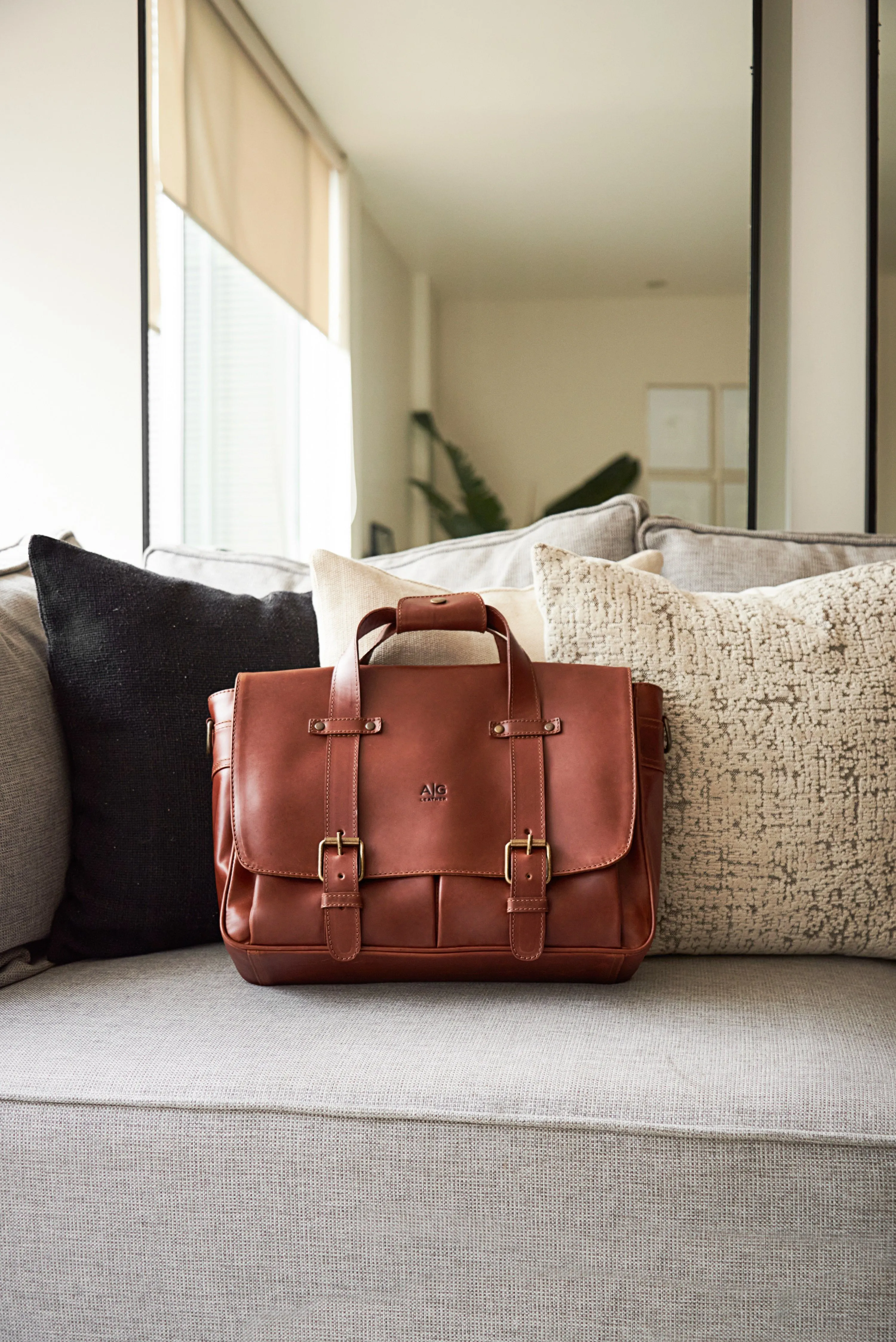 Montana Portfolio XL Briefcase Legal Size in Rustic Brown Leather